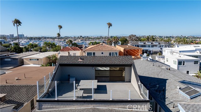 1510 W Oceanfront, Newport Beach CA: https://media.crmls.org/medias/f9c89f70-844d-48bb-b87c-5ef6d77ab252.jpg