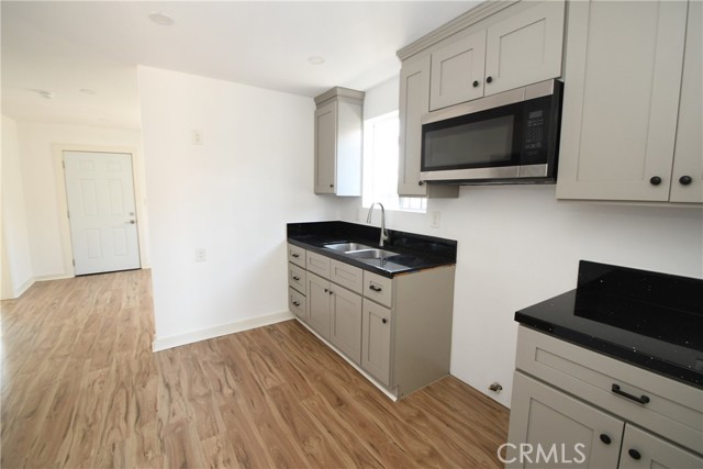 Detail Gallery Image 12 of 31 For 2117 E 112th St, Los Angeles,  CA 90059 - – Beds | – Baths