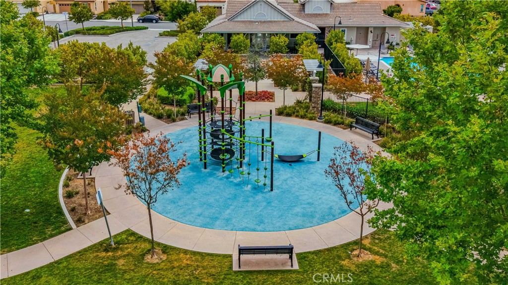 https://media.crmls.org/medias/f9c9955e-5630-4496-8979-5b89d3619eef.jpg?preset=X-Large
