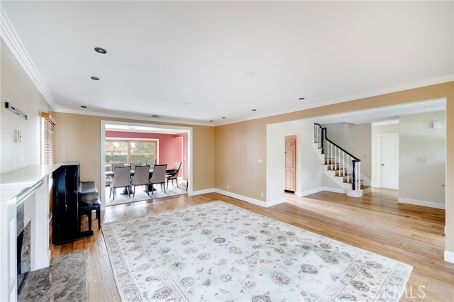 Detail Gallery Image 5 of 46 For 222 W Kenneth, Glendale,  CA 91202 - 4 Beds | 4 Baths