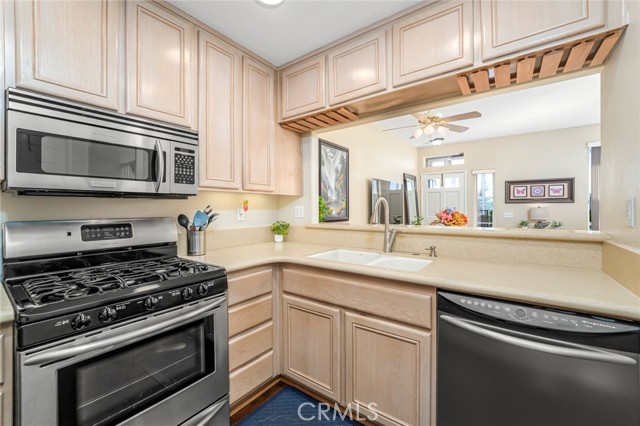 Detail Gallery Image 11 of 32 For 53 Tradewinds, Aliso Viejo,  CA 92656 - 3 Beds | 2/1 Baths