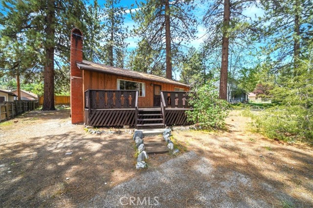 Detail Gallery Image 1 of 26 For 951 Snowbird Rd, Wrightwood,  CA 92397 - 2 Beds | 1 Baths