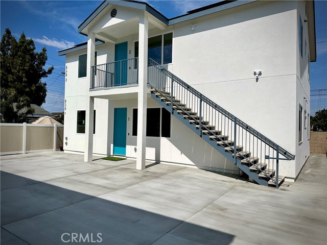 Image 4 of 63 For 6168 Briercrest Avenue