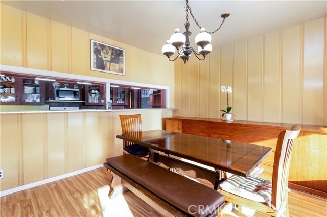 4899 Glenwood Drive, Riverside CA: https://media.crmls.org/medias/f9cb6c71-ddd1-49b8-9f89-ee19cfe4d01d.jpg