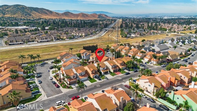 14637 Woodland, Fontana CA: https://media.crmls.org/medias/f9cbe985-a1d4-4ba4-9875-d7d2ce16d081.jpg