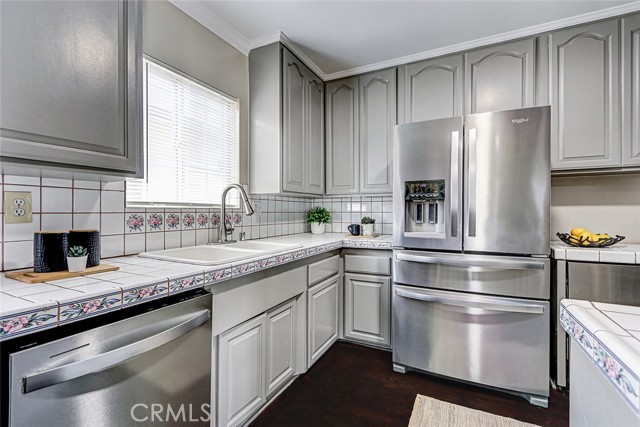 Detail Gallery Image 15 of 34 For 312 N Prospect Ave, Redondo Beach,  CA 90277 - 4 Beds | 2/1 Baths