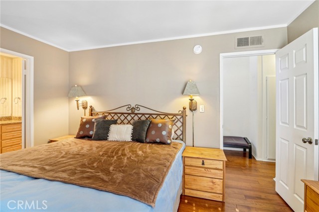 12390 Chandler Boulevard, Valley Village CA: https://media.crmls.org/medias/f9cc0e86-f127-4ebe-9aa4-392238696518.jpg