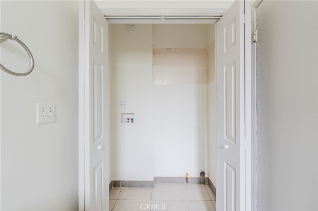 https://media.crmls.org/medias/f9cc496b-c0fd-4174-804b-cf99c660187a.jpg?preset=X-Large