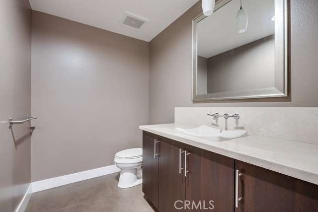 Detail Gallery Image 25 of 75 For 402 Rockefeller #410,  Irvine,  CA 92612 - 2 Beds | 2/1 Baths