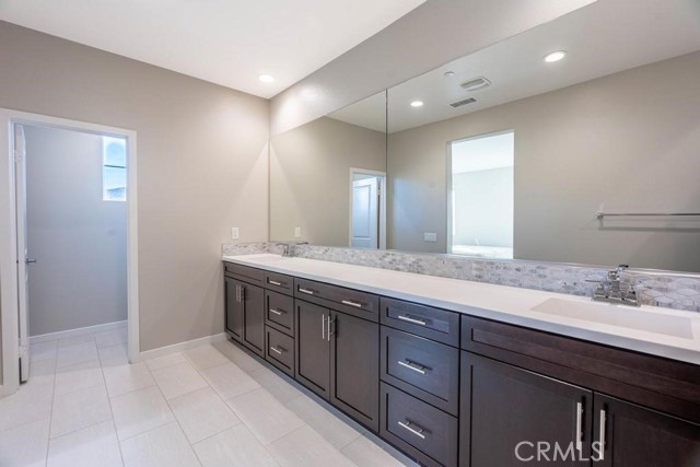 Detail Gallery Image 19 of 47 For 28610 Jardineras Dr, Valencia,  CA 91354 - 3 Beds | 2/1 Baths