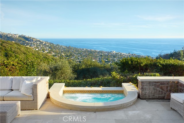 Detail Gallery Image 27 of 42 For 1302 Skyline Dr, Laguna Beach,  CA 92651 - 4 Beds | 4/1 Baths