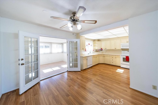 1561 Sandlewood Drive, Hemet CA: https://media.crmls.org/medias/f9ccc63e-bf2b-4593-b08f-216d10784eb9.jpg