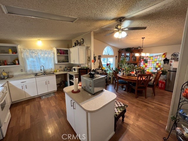 Detail Gallery Image 4 of 39 For 3800 W Wilson #384,  Banning,  CA 92220 - 2 Beds | 2 Baths