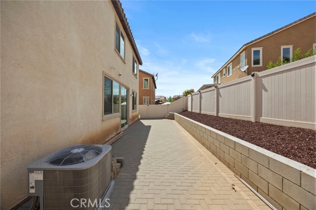 Detail Gallery Image 38 of 52 For 1527 Amethyst Ln, Beaumont,  CA 92223 - 3 Beds | 2/1 Baths
