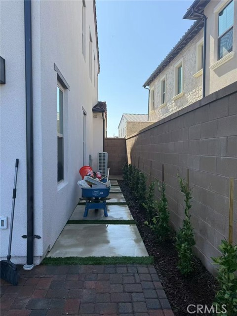 118 Mossvine, Irvine CA: https://media.crmls.org/medias/f9cdbe9d-6d78-4b85-b043-590660d06f34.jpg