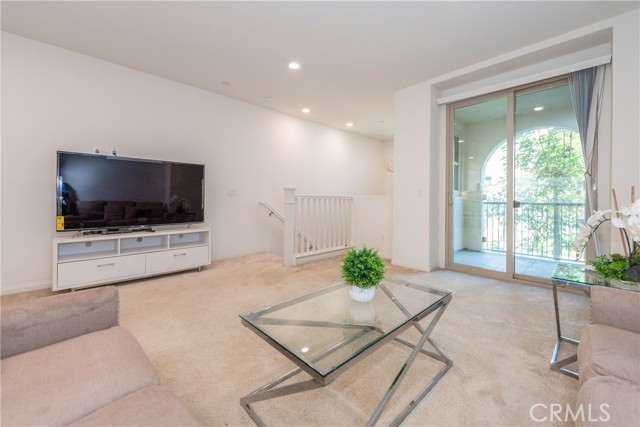 Detail Gallery Image 9 of 28 For 121 Plateau, Irvine,  CA 92618 - 2 Beds | 2/1 Baths