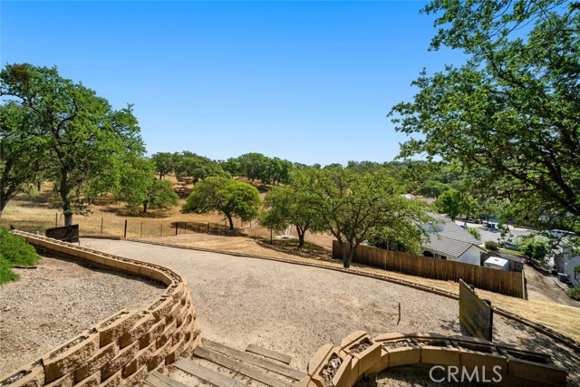 1150 Grassy Hollow Way, Paso Robles CA: https://media.crmls.org/medias/f9ce6a0a-3eb3-4c95-aa50-62920aedb89c.jpg