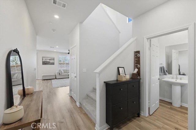 Detail Gallery Image 6 of 41 For 26960 Red Dr, Menifee,  CA 92585 - 3 Beds | 2/1 Baths