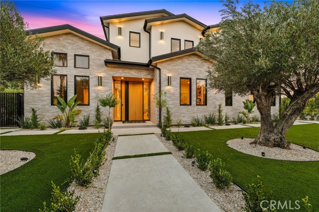 Detail Gallery Image 2 of 36 For 16252 Addison St, Encino,  CA 91436 - 7 Beds | 7/1 Baths