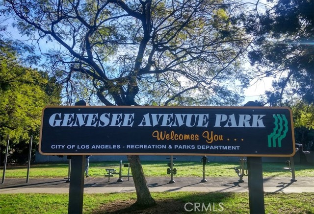 5 minute walk to the park