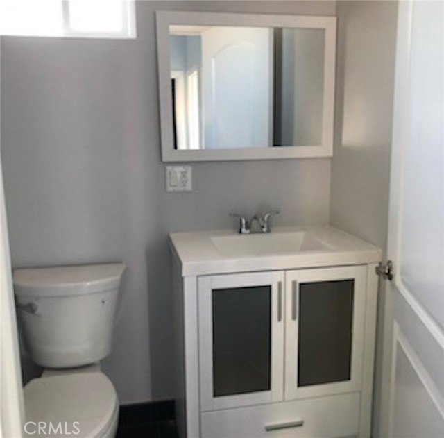 12658 Welby Way, Valley Glen CA: https://media.crmls.org/medias/f9d03efd-2b77-4876-a225-9aee00d7c892.jpg