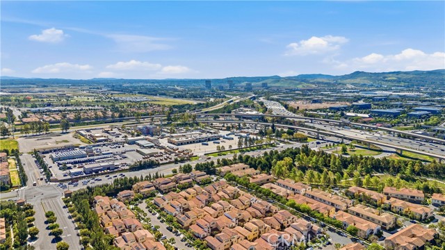 Detail Gallery Image 21 of 22 For 96 Tallowood, Irvine,  CA 92620 - 4 Beds | 3 Baths