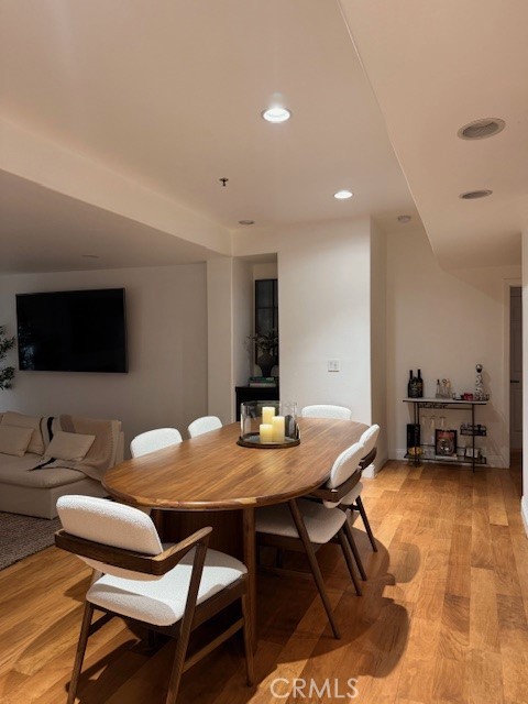 Detail Gallery Image 8 of 32 For 12011 Goshen #104,  Los Angeles,  CA 90049 - 2 Beds | 3 Baths