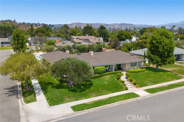1831 Cockscrow Lane, North Tustin CA: https://media.crmls.org/medias/f9d0e288-c384-4845-8ec5-58f3d73dcbd0.jpg
