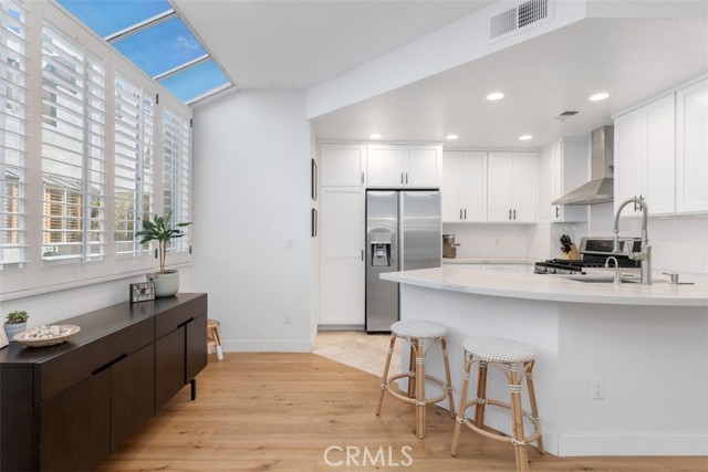 Breakfast Bar/Kitchen