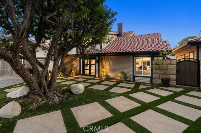 19022 Shamrock Lane, Yorba Linda CA: https://media.crmls.org/medias/f9d14e5f-d5f1-498e-8c89-abdfd3bab1e1.jpg