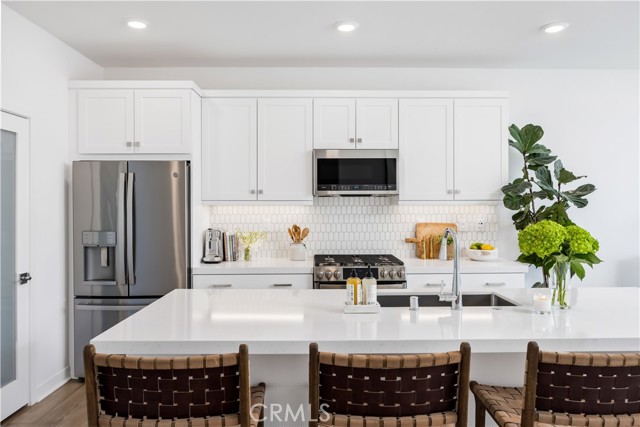 111 Juniper Drive, Rancho Mission Viejo CA: https://media.crmls.org/medias/f9d18f2a-6889-43d8-b043-ded5af73b0d3.jpg