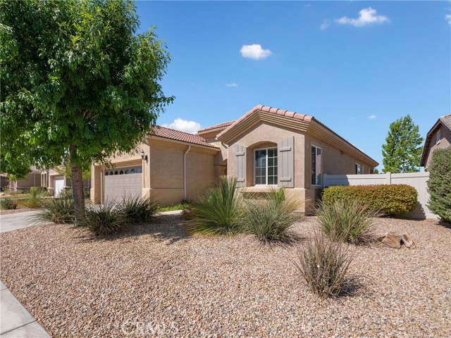 Detail Gallery Image 1 of 28 For 10454 Wilmington Ln, Apple Valley,  CA 92308 - 2 Beds | 2 Baths