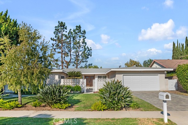 Detail Gallery Image 1 of 1 For 9931 Bothwell Rd, Northridge,  CA 91324 - 4 Beds | 2/1 Baths