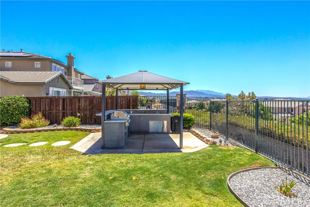 33411 Miners Drive, Yucaipa CA: https://media.crmls.org/medias/f9d2de59-89b2-4d56-a9a5-4e39092ac985.jpg