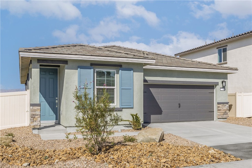 42484 Isla Court