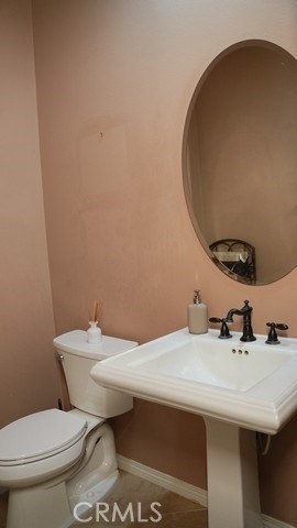 https://media.crmls.org/medias/f9d35d11-da00-4464-a3fc-680018a9b54a.jpg?preset=X-Large