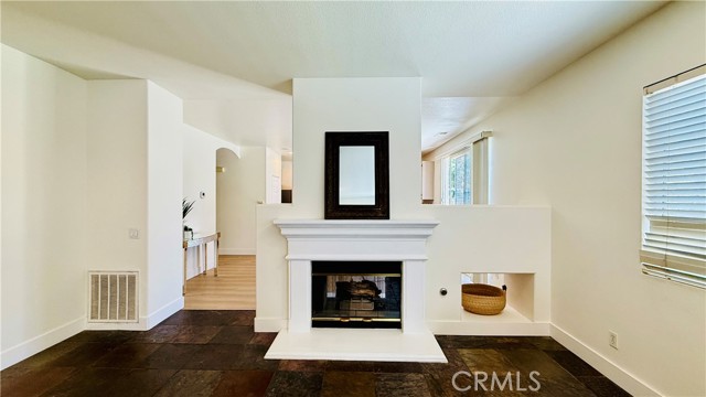 11958 Sunstone Court, Eastvale CA: https://media.crmls.org/medias/f9d3ce7d-aa94-498f-85ec-5ef3c89adadc.jpg