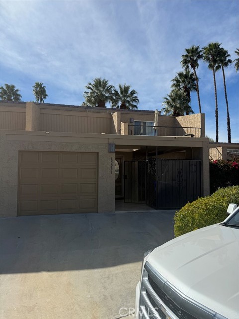 48861 Phlox, Palm Desert CA: https://media.crmls.org/medias/f9d41f35-9fe1-49ac-8cd2-6d0215e2860d.jpg