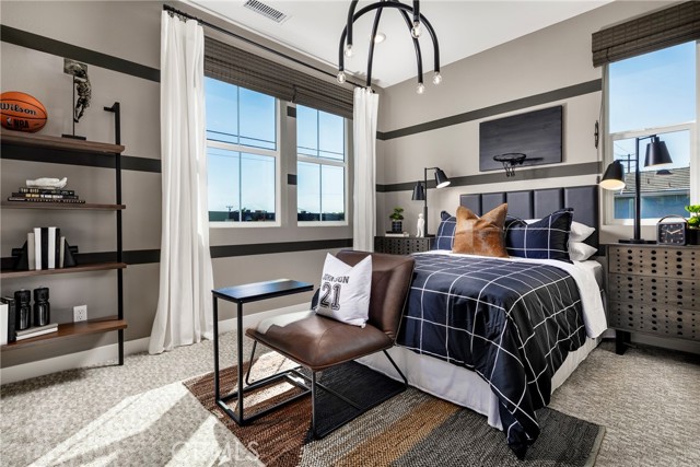 Detail Gallery Image 9 of 10 For 11733 Florence Ave, Santa Fe Springs,  CA 90670 - 4 Beds | 3 Baths