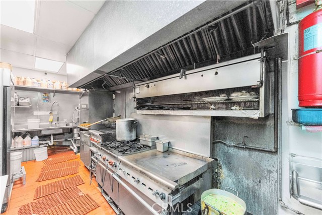 1020 E K E Avenue, Lancaster CA: https://media.crmls.org/medias/f9d4d778-23ba-4330-b44f-db62a7671e9d.jpg