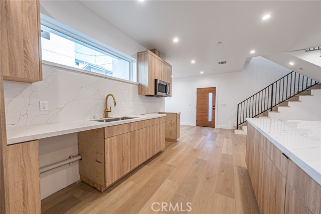 Detail Gallery Image 5 of 19 For 242 N Dillon, Silver Lake Los Angeles,  CA 90026 - 4 Beds | 2 Baths