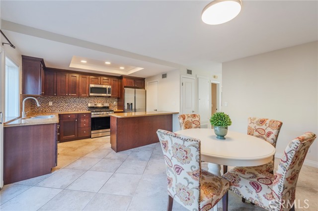 Detail Gallery Image 8 of 27 For 1286 Stonewood Ct, San Pedro,  CA 90732 - 3 Beds | 2/1 Baths