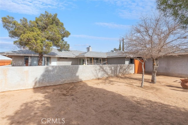 17733 Fresno Street, Hesperia CA: https://media.crmls.org/medias/f9d5e4c1-ce94-4d9b-ac0c-13c168734e35.jpg