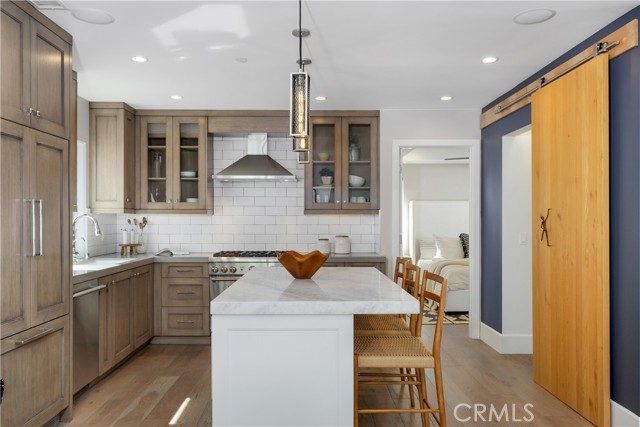 603 1/2 Marguerite Avenue, Corona del Mar CA: https://media.crmls.org/medias/f9d6707c-fa4b-4f37-a34c-5e71dbfe9693.jpg