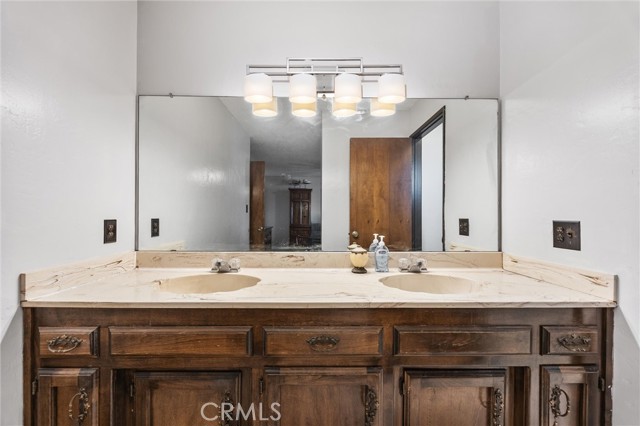 7519 Man O War Street, Bakersfield CA: https://media.crmls.org/medias/f9d6fca2-d287-489b-8869-fa92a8da598c.jpg