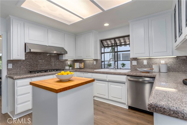 Detail Gallery Image 7 of 42 For 24412 Voltara Ct, Calabasas,  CA 91302 - 4 Beds | 4 Baths