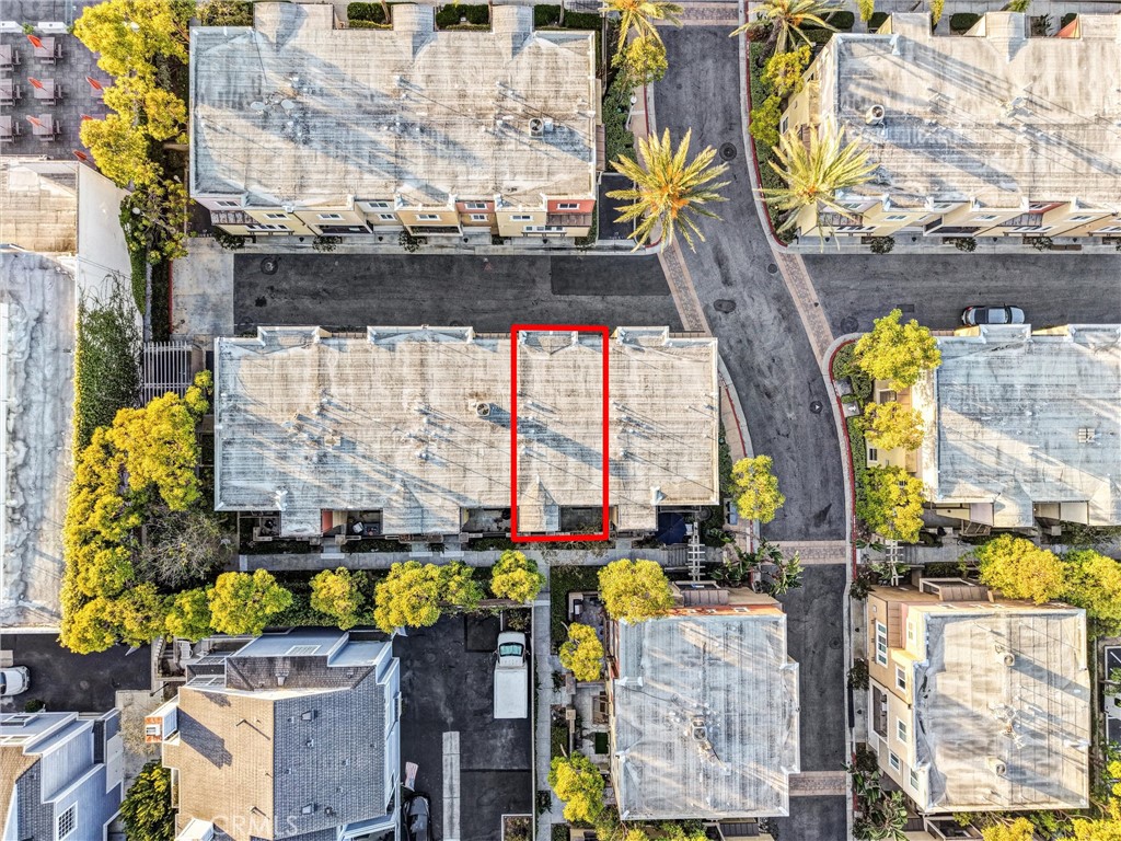 https://media.crmls.org/medias/f9d76c1f-5726-469a-98e9-306a9811ffed.jpg?preset=X-Large