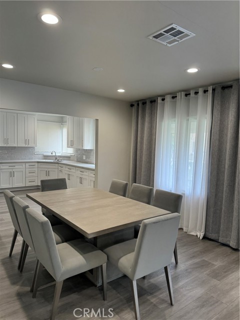 Detail Gallery Image 7 of 10 For 2037 N Manning St, Burbank,  CA 91505 - 3 Beds | 2 Baths