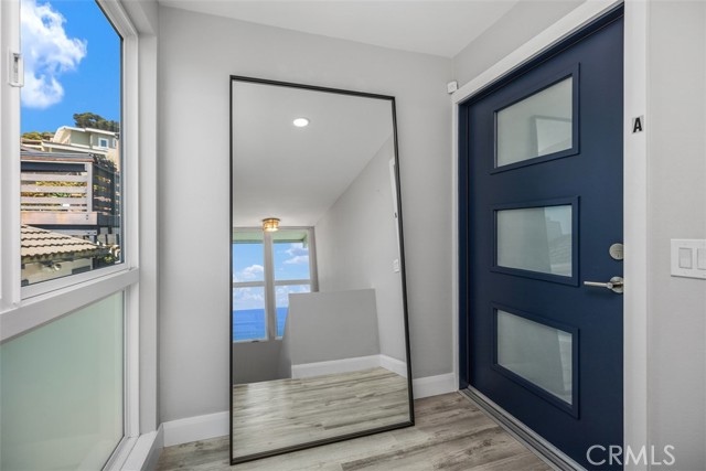 32091 Virginia Way, Laguna Beach CA: https://media.crmls.org/medias/f9d89e52-5418-4e9c-977a-c56f36214e39.jpg
