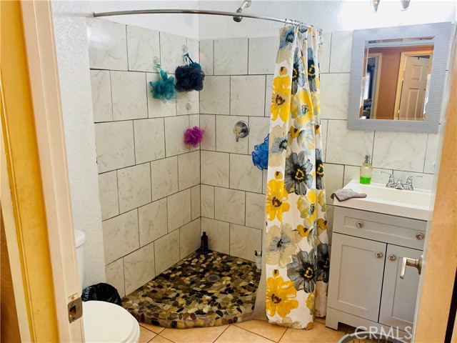 13522 Glenoaks Boulevard, Sylmar CA: https://media.crmls.org/medias/f9d93c93-68e3-43d5-833f-2202c85bea2d.jpg